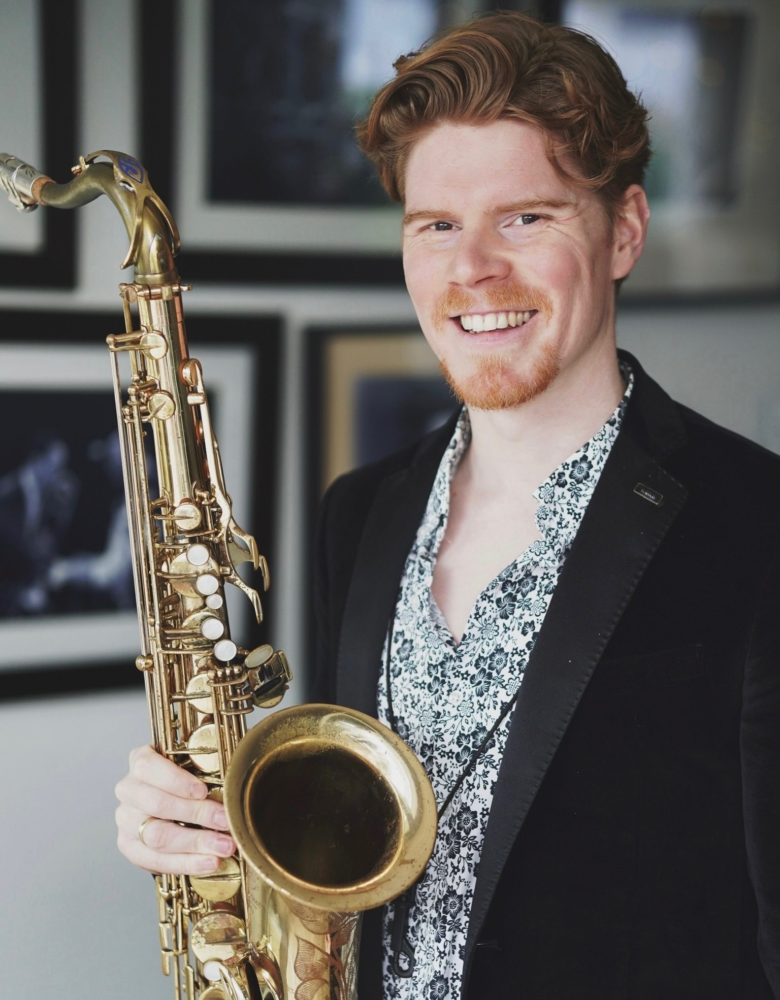 Fabio Siegemund Live Musiker mit Saxophon und Klrainette