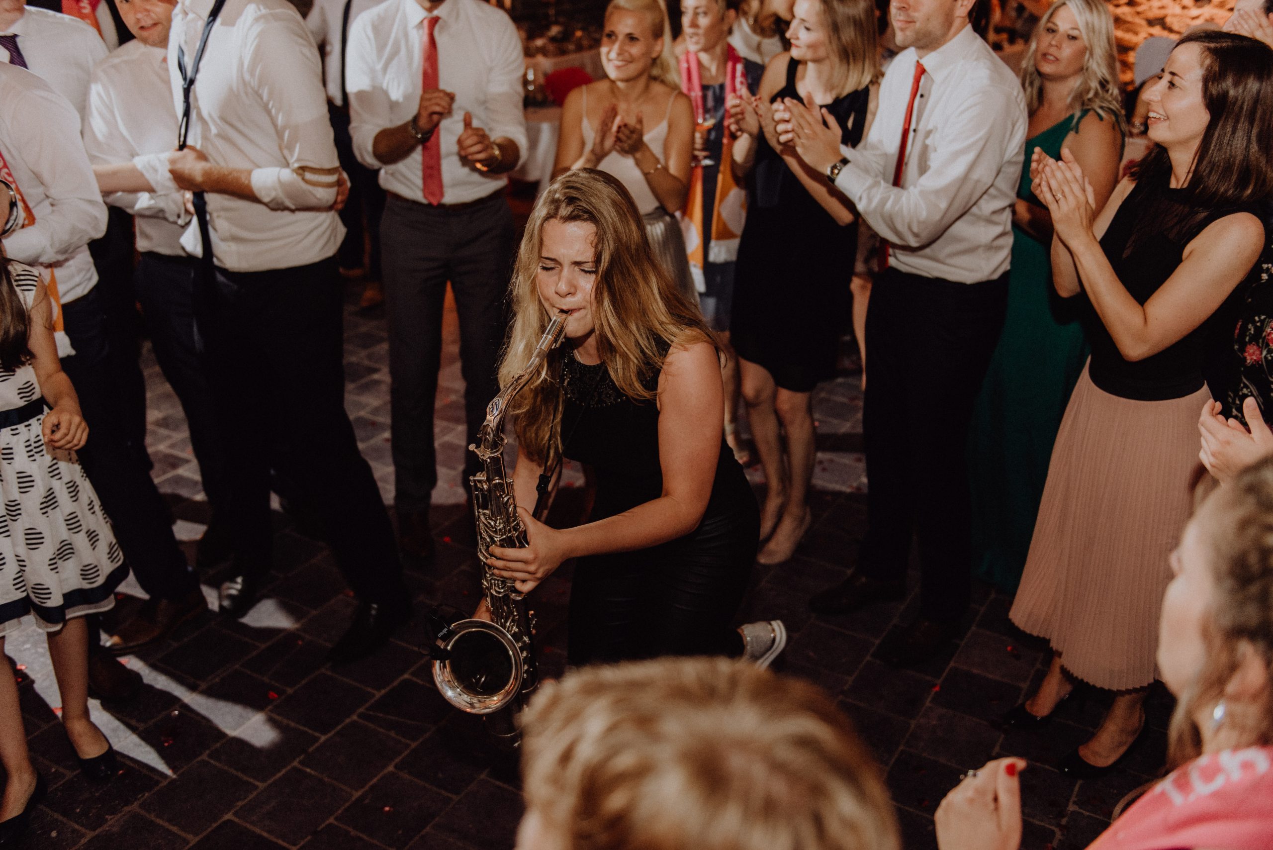 Maike Sieger mit Saxophon Hochzeit Event
